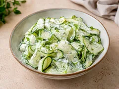 Салат из кабачков цуккини с йогуртом