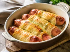 Сосиски, запеченные с сыром