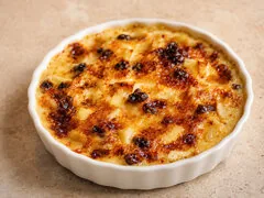Яблочный крем-брюле с изюмом